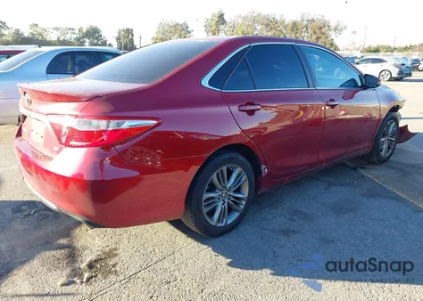 2015 Toyota Camry Se z USA, uszkodzony, nr VIN 4T1BF1FK0FU936641
